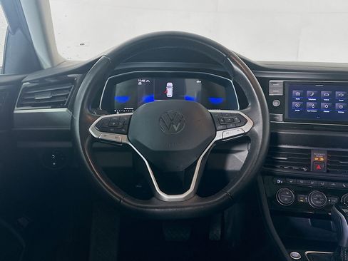 Used 2024 Volkswagen Jetta SE image 18