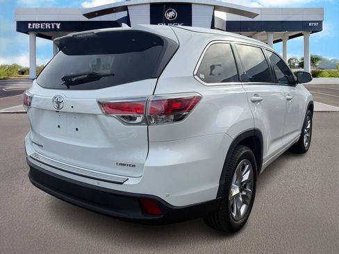 Used 2015 Toyota Highlander Limited image 2