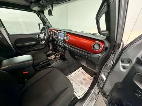 Used 2020 Jeep Wrangler Unlimited Rubicon w/ Cold Weather Group AWD/4WD image 26