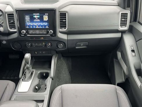 Used 2022 Nissan Frontier SV w/ Technology Package image 18