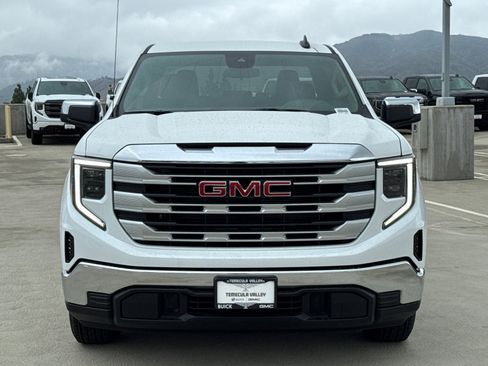 New 2026 GMC Sierra 1500 SLE image 6