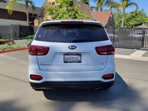 Used 2020 Kia Sorento S FWD image 3