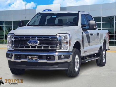New 2026 Ford F250 XLT w/ FX4 Off-Road Package AWD/4WD image 2