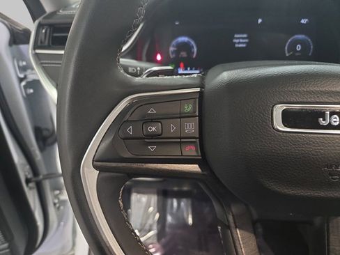 Used 2023 Jeep Grand Cherokee L Limited w/ Luxury Tech Group II image 20