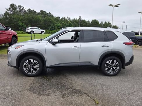 Used 2021 Nissan Rogue SV FWD image 4
