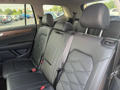 Used 2026 Volkswagen Atlas SE AWD/4WD image 25