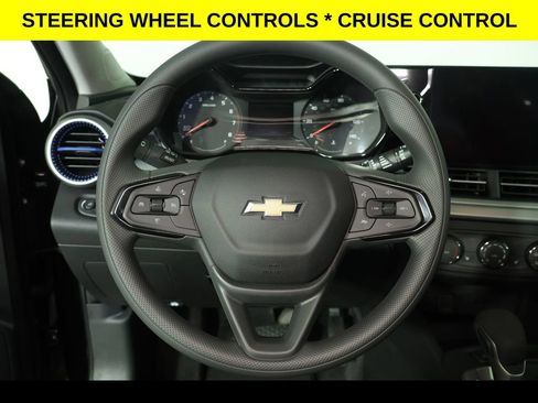 New 2026 Chevrolet Trax LS w/ LS Convenience Package FWD image 3