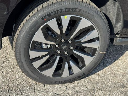 New 2026 Ford Expedition Platinum AWD/4WD image 4