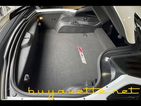 Used 2015 Chevrolet Corvette Z06 w/ Z07 Performance Package image 23