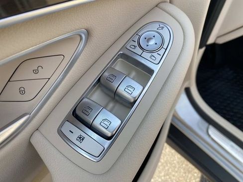 Used 2021 Mercedes-Benz GLC 300 image 17