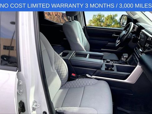 Used 2022 Toyota Tundra SR5 w/ SR5 Convenience Package image 7