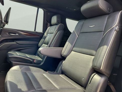 Used 2023 Cadillac Escalade ESV Premium Luxury w/ Performance Package image 10