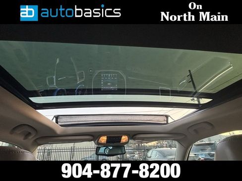 Used 2013 Chrysler 300 w/ Driver Convenience Group image 22