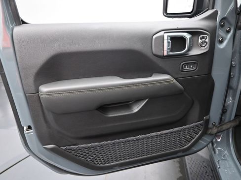 New 2025 Jeep Gladiator Sport AWD/4WD image 23