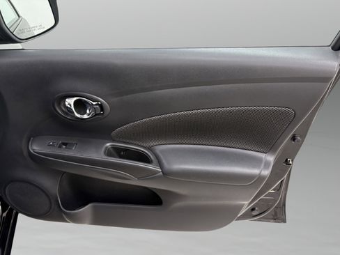 Used 2018 Nissan Versa SV w/ SV Special Edition Package image 24