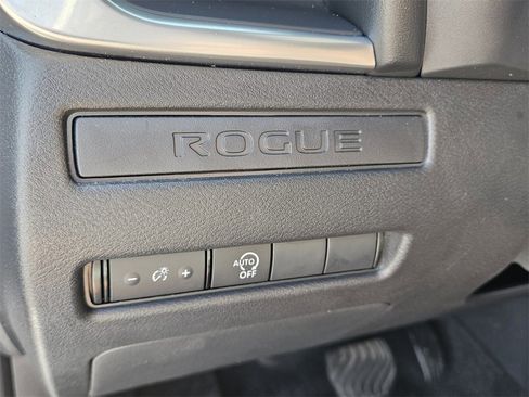 Certified 2025 Nissan Rogue S image 27