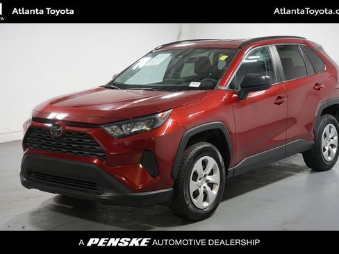 Used 2020 Toyota RAV4 LE image 1