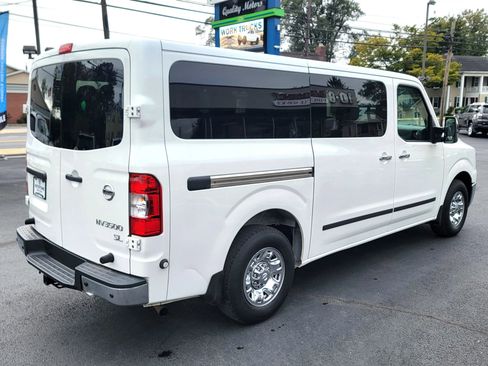 Used 2020 Nissan NV 3500 SL image 5