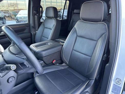 Used 2024 Chevrolet Suburban Premier w/ Premium Package image 20