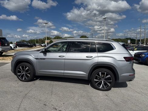 Used 2024 Volkswagen Atlas SEL Premium R-Line AWD/4WD image 4