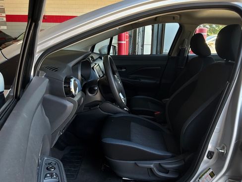 Used 2025 Nissan Versa SV FWD image 10