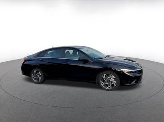 Used 2025 Hyundai Elantra SEL video 2