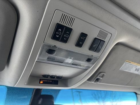 Used 2008 Cadillac Escalade Base AWD 4dr SUV image 13