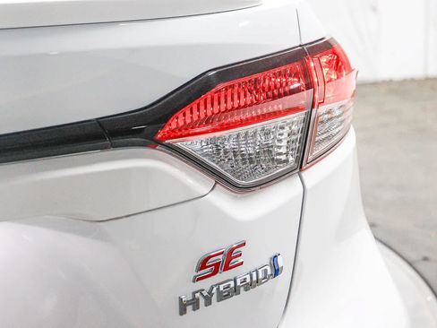 Certified 2024 Toyota Corolla SE w/ SE Package FWD image 13