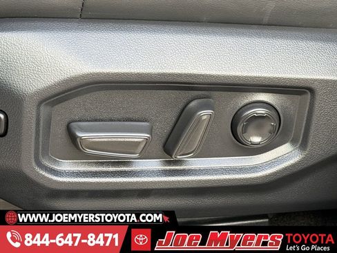 Used 2023 Toyota Tundra Platinum w/ Advanced Package image 28