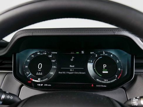 New 2025 Land Rover Range Rover SE image 15