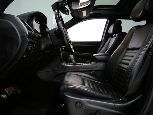 Used 2020 Jeep Grand Cherokee Limited X image 11