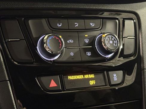 Used 2022 Buick Encore Preferred w/ Safety Package image 22