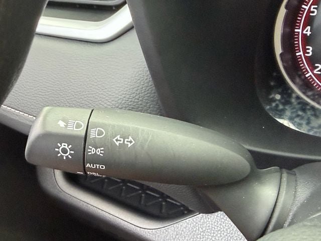 Used 2025 Toyota RAV4 XLE AWD/4WD image 30