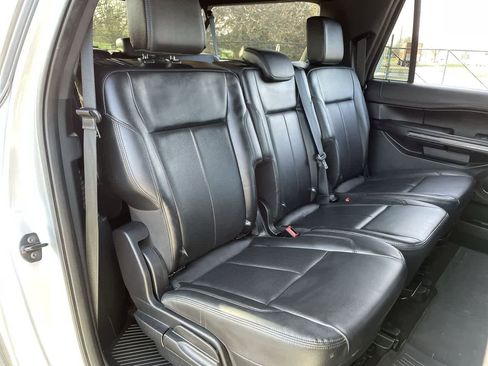 Used 2021 Ford Expedition Max XLT image 15