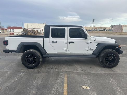Used 2020 Jeep Gladiator Sport w/ Quick Order Package 24S image 7