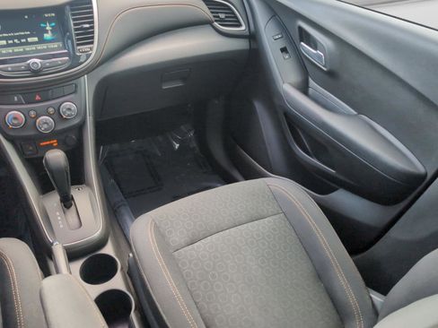 Used 2017 Chevrolet Trax LS FWD image 15