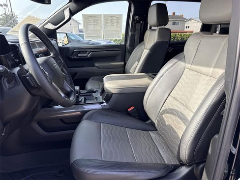 Used 2023 Chevrolet Silverado 1500 ZR2 image 17