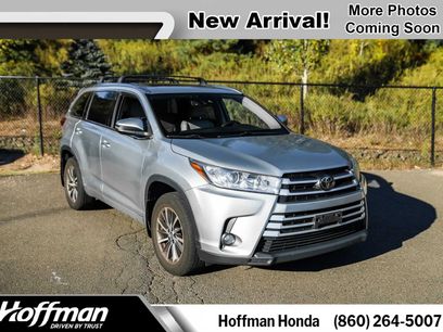 Used 2017 Toyota Highlander SE