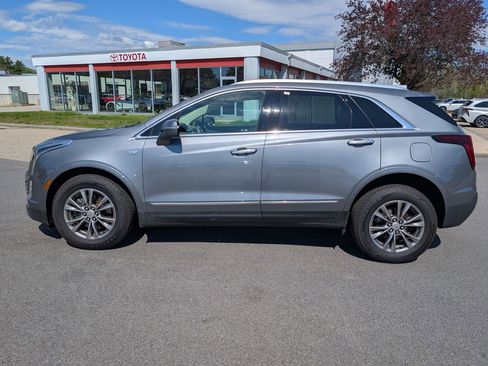 Used 2021 Cadillac XT5 Premium Luxury AWD/4WD image 2