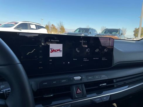 Used 2025 Kia K4 EX image 15