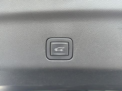 Used 2025 Chevrolet Tahoe RST w/ Comfort Package AWD/4WD image 16