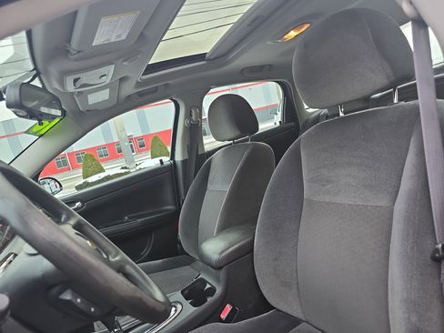 Used 2015 Chevrolet Impala LT w/ LT Sunroof Package image 12