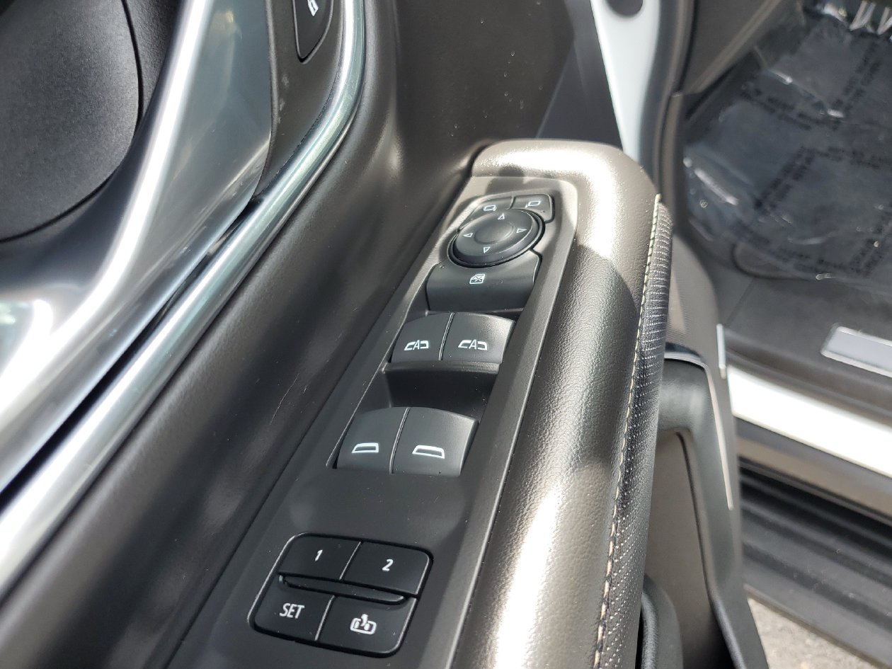 Used 2024 GMC Yukon SLT AWD/4WD image 17