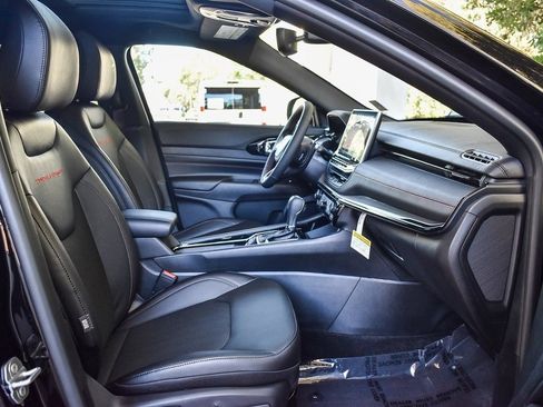 New 2026 Jeep Compass Trailhawk image 16