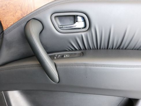 Used 2024 Nissan Armada SL image 37