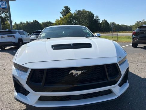 Used 2025 Ford Mustang GT RWD image 2