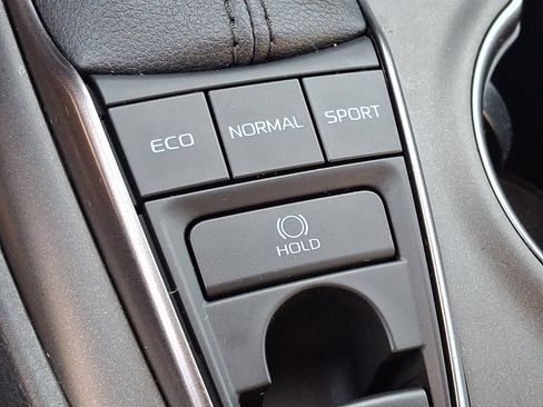 Certified 2023 Toyota Camry SE image 24