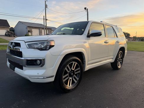 Used 2014 Toyota 4Runner Limited AWD/4WD image 3
