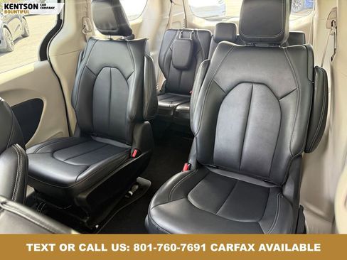 Used 2024 Chrysler Pacifica Limited FWD image 30