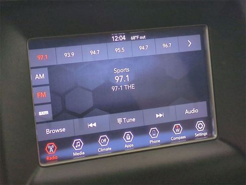 Used 2020 Jeep Grand Cherokee Laredo image 13